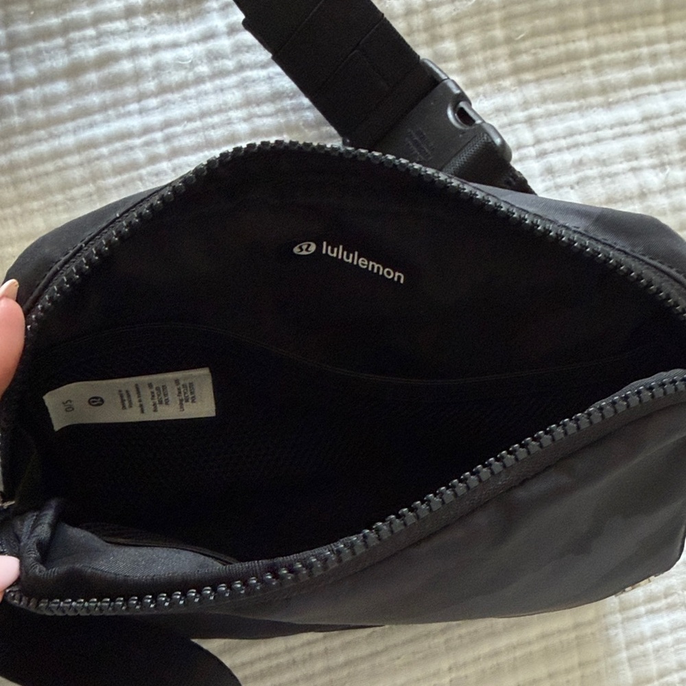 lululemon athletica Black Camouflage belt Bag - Picture 3 of 3